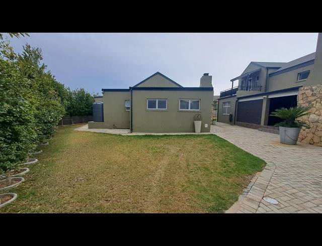 6 BEDROOM HOUSE FOR SALE IN STILBAAI-WES